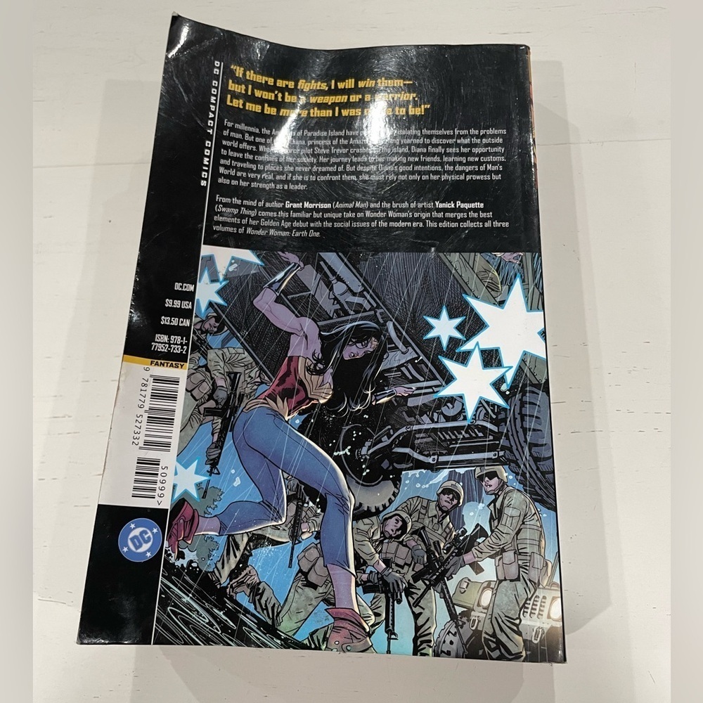 DC Comics Wonder Woman: Earth One. Book, comic book. Paperback - Picture 2 of 4